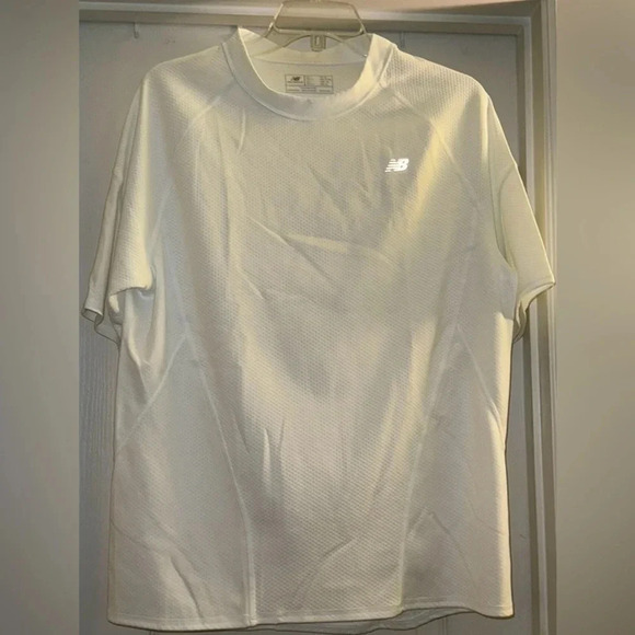 New Balance White Tee Shirt - Picture 1 of 4